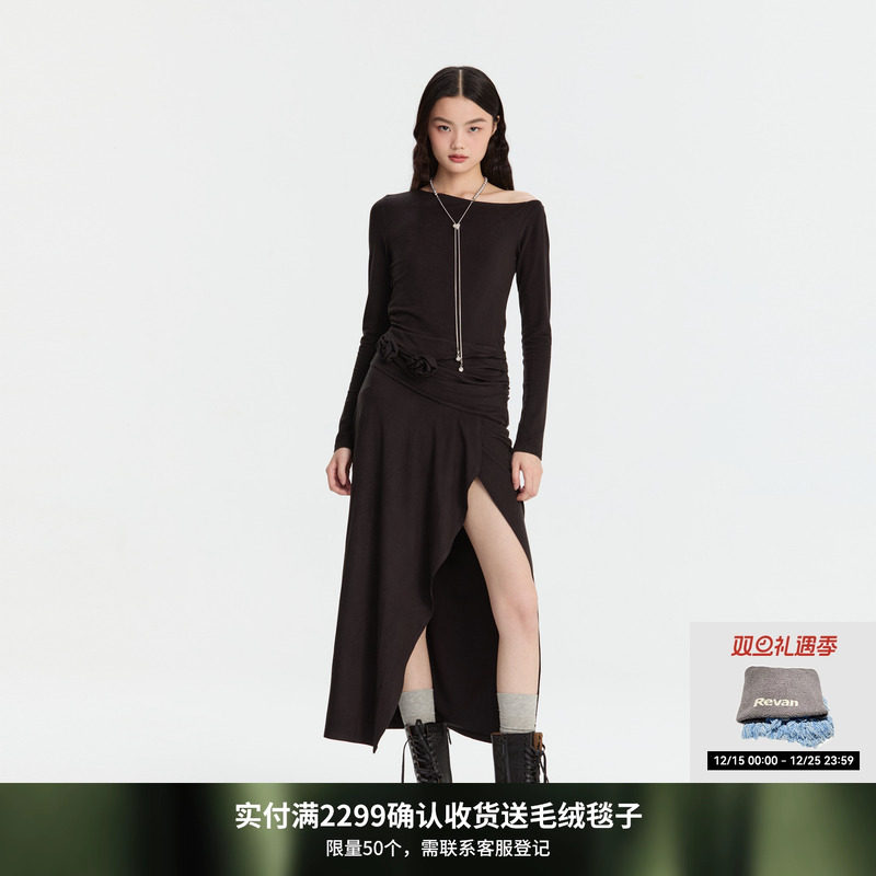 REVAN芮范设计师款浪漫摩登斜肩连衣裙RM91101159