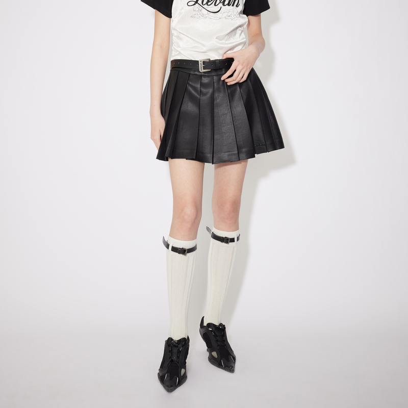 REVAN芮范2024夏季新品设计师款率性黑色仿pu百褶裙RM31501277