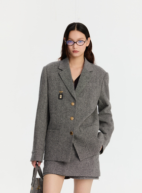 REVAN芮范设计师款优雅利落宽肩西装外套RM90101197