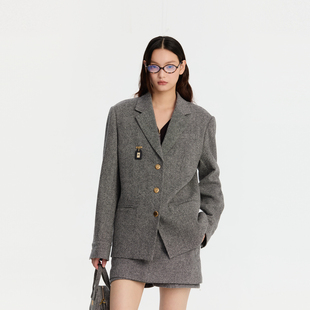 REVAN芮范设计师款优雅利落宽肩西装外套RM90101197