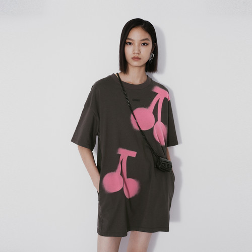 REVAN芮范设计师款甜酷风樱桃T恤连衣裙RM71101376