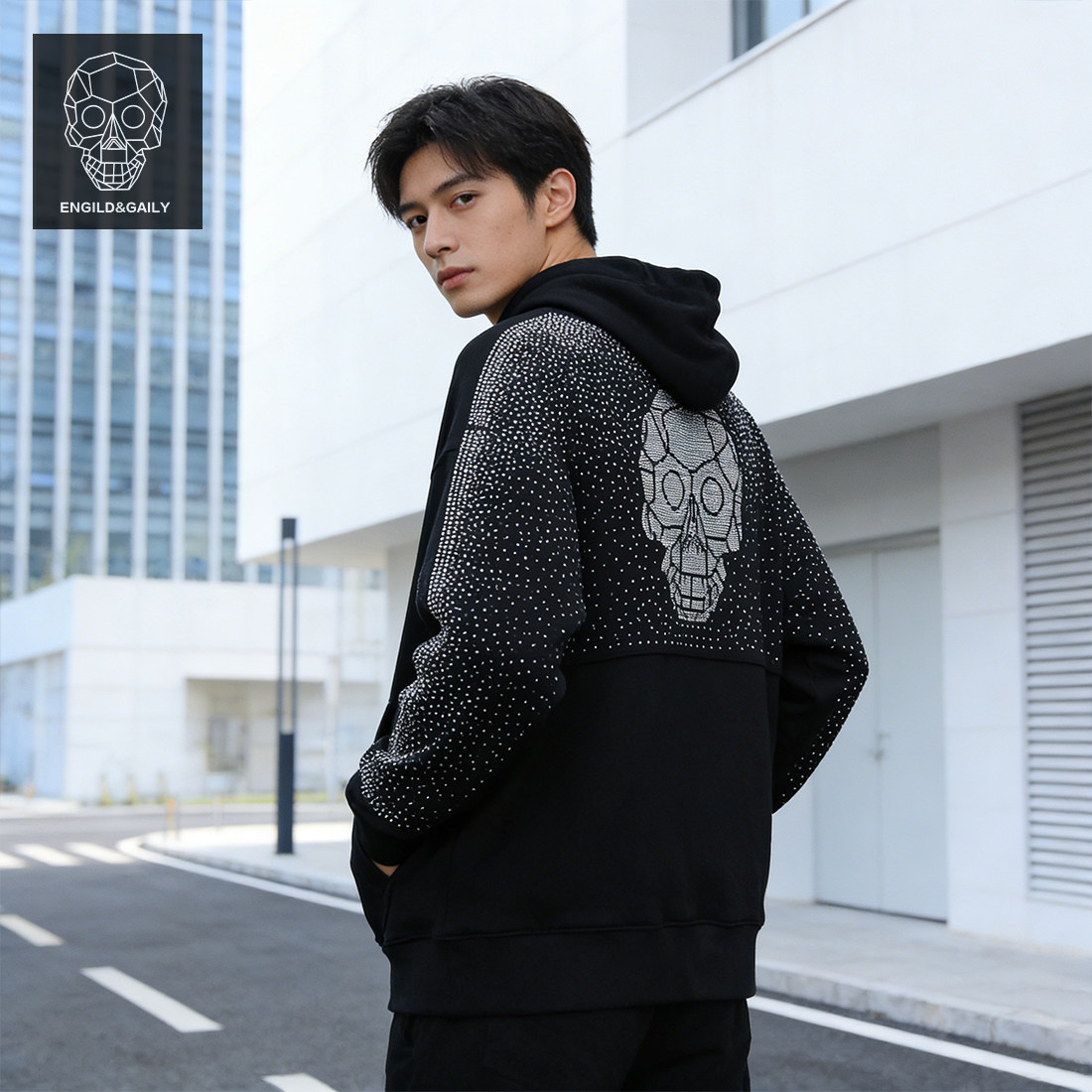 ENGILD&GAILY骷髅头烫钻连帽卫衣男黑色宽松外套满天星套头上衣