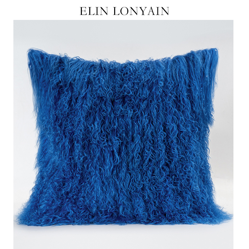现代简约轻奢克莱因抱枕滩羊毛