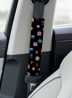 梦幻童话镇安全带护肩套 黑色汽车内女定制图案魔术贴闭合 A34