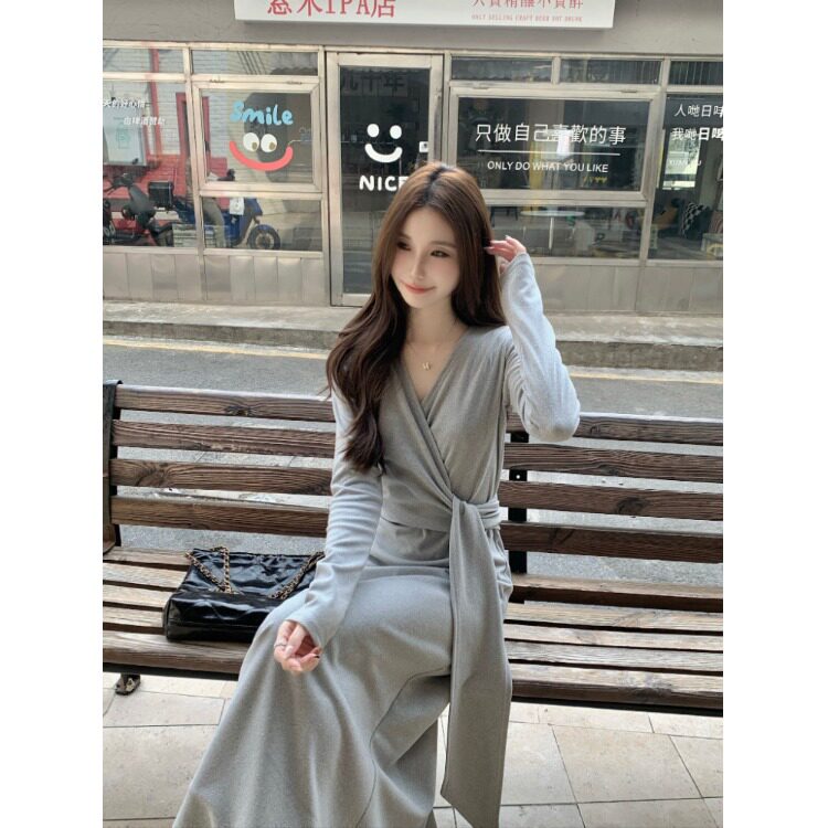 纯欲v领扭结长袖连衣裙女