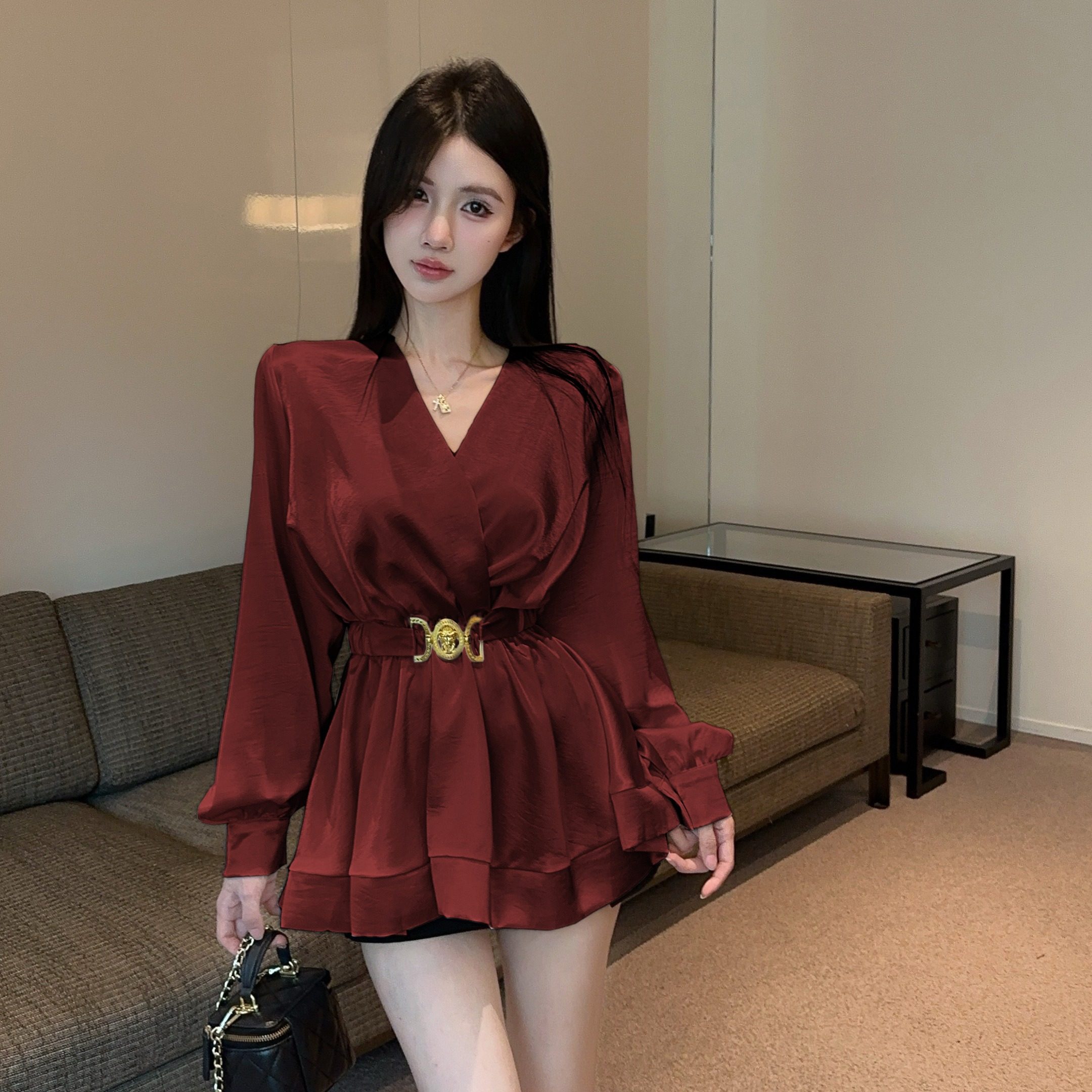 高级感轻奢醋酸V领长袖衬衫女时尚修身上衣2025夏季气质别致衬衣