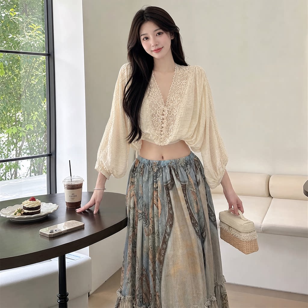 度假风V领蕾丝上衣蓝印花半裙