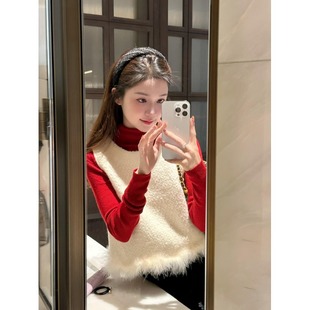 新年穿搭温柔风套装红色高领打底衫女春季叠穿毛毛马甲背心两件套