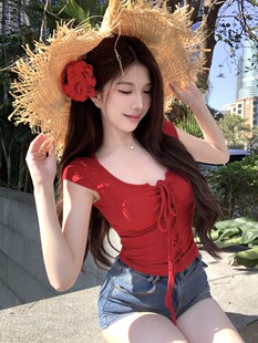 夏日多巴胺红色低领短袖T恤女装夏季新款甜辣短款打底衫内搭上衣