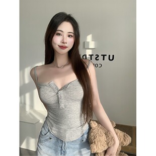 纽扣纯色小吊带背心女美式辣妹复古弧形下摆设计性感纯欲夏季上衣