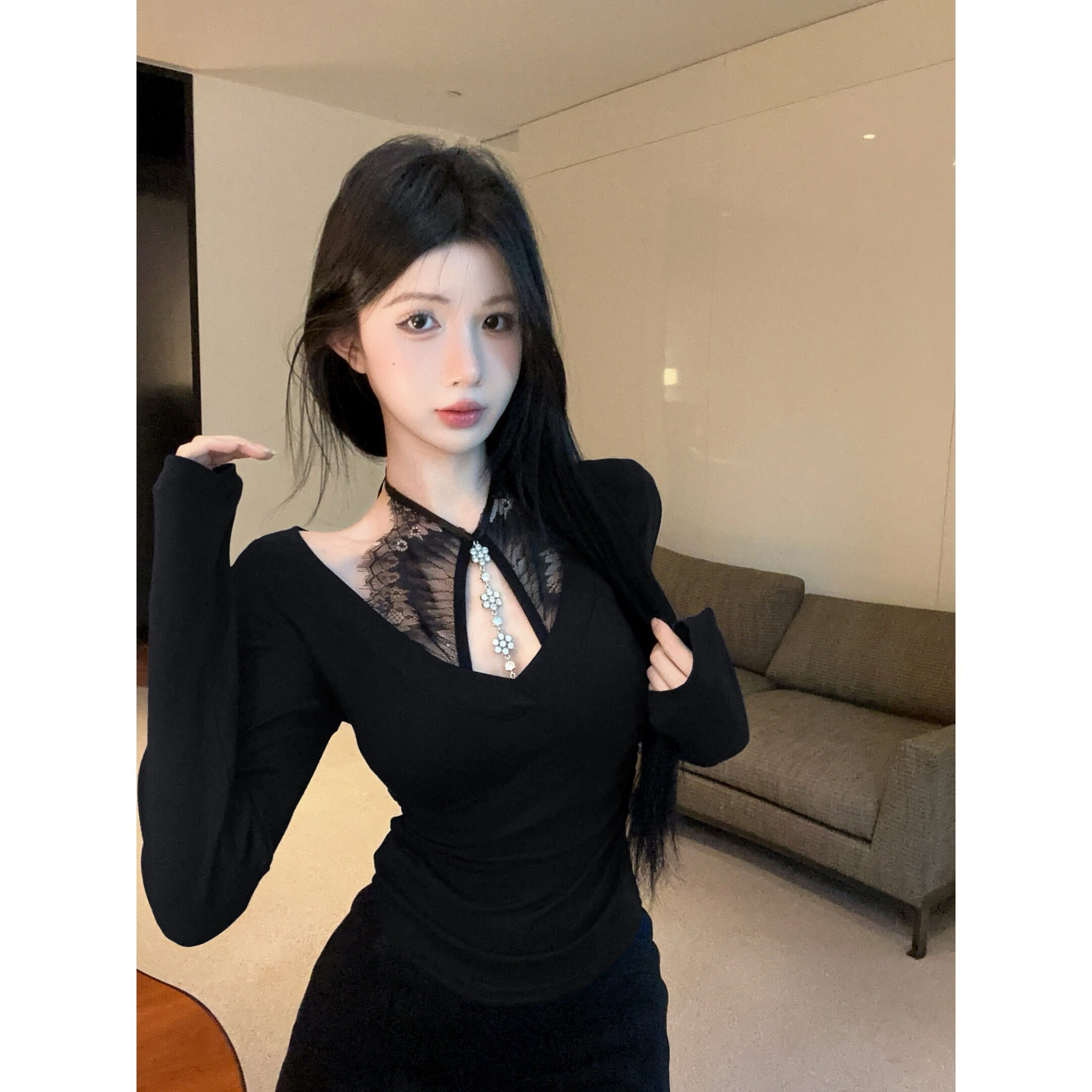纯欲风黑色性感链钻蕾丝拼接T恤