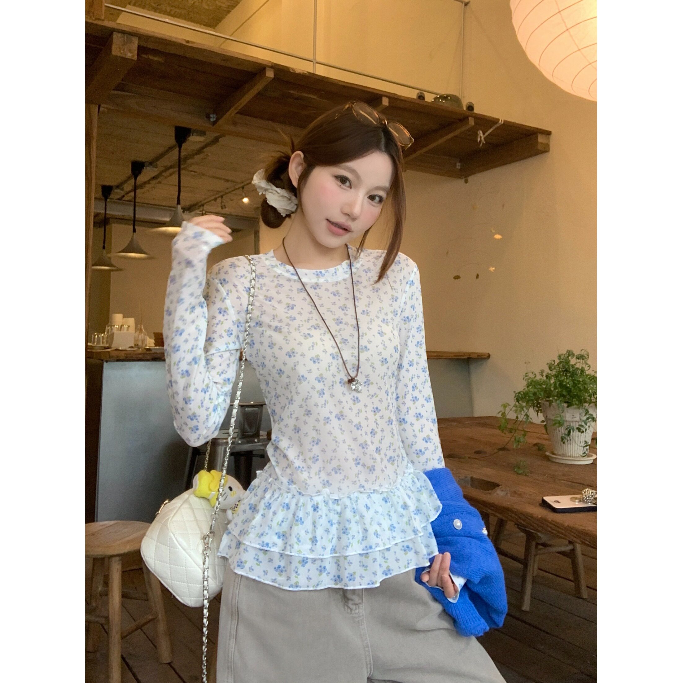蓝色小碎花微透长袖t恤女春季内搭下摆花边韩系修身小上衣