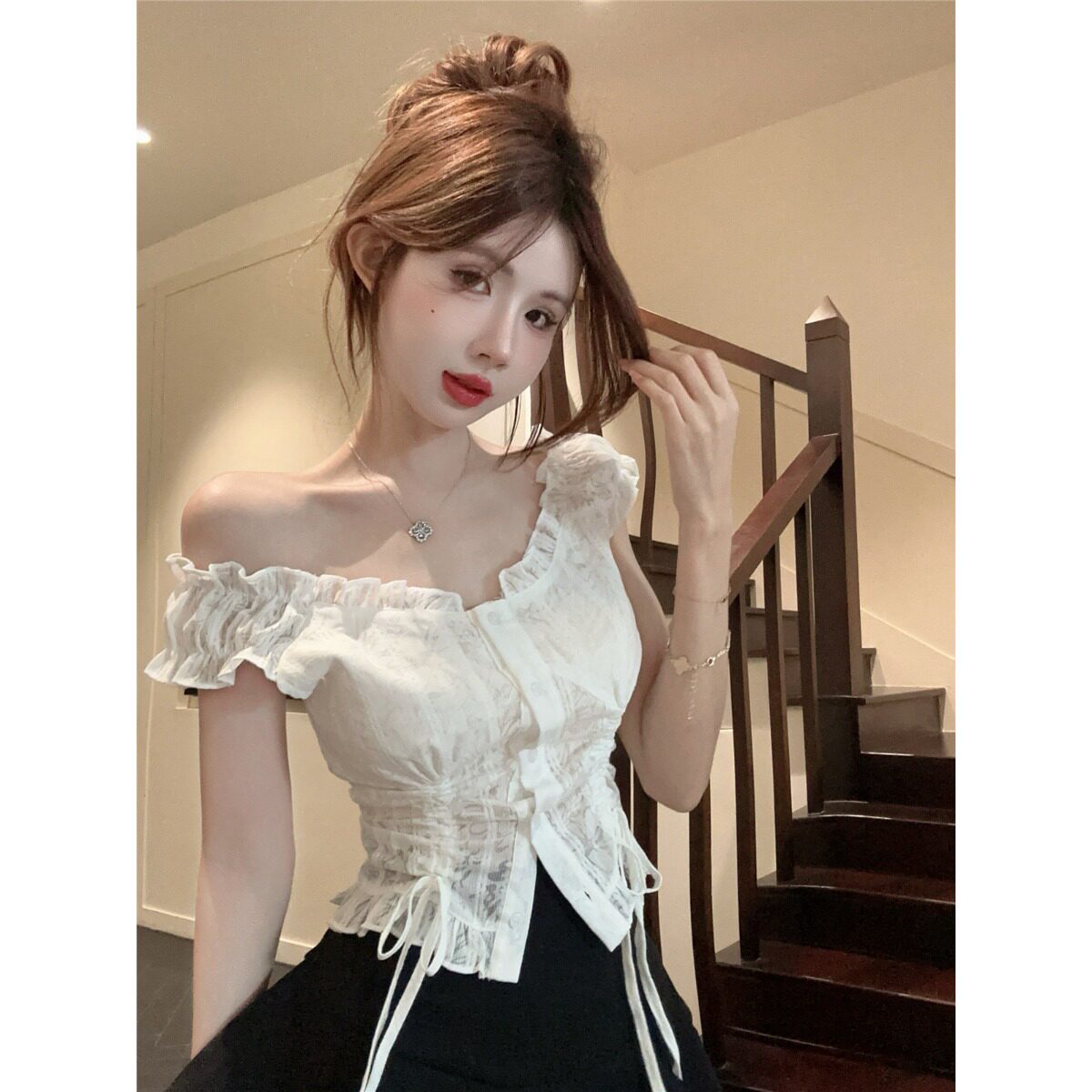 修身蕾丝系带甜美风白色收腰抽绳