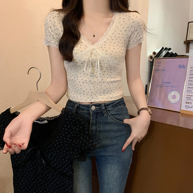 蕾丝碎花蝴蝶结v领短款短袖T恤女夏新辣妹打底外穿美背性感上衣潮