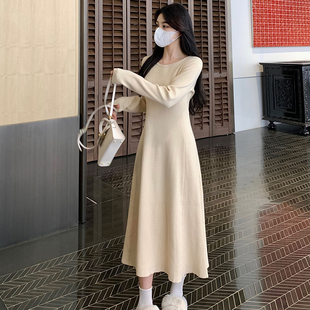大码女装遮肉简约内搭小众针织长裙秋冬胖妹妹显瘦韩系打底连衣裙