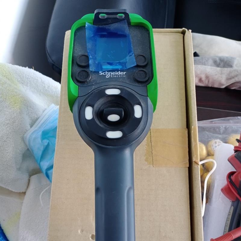 新施耐德无线控制远程 zart8d出售。没包装。表面有划痕议