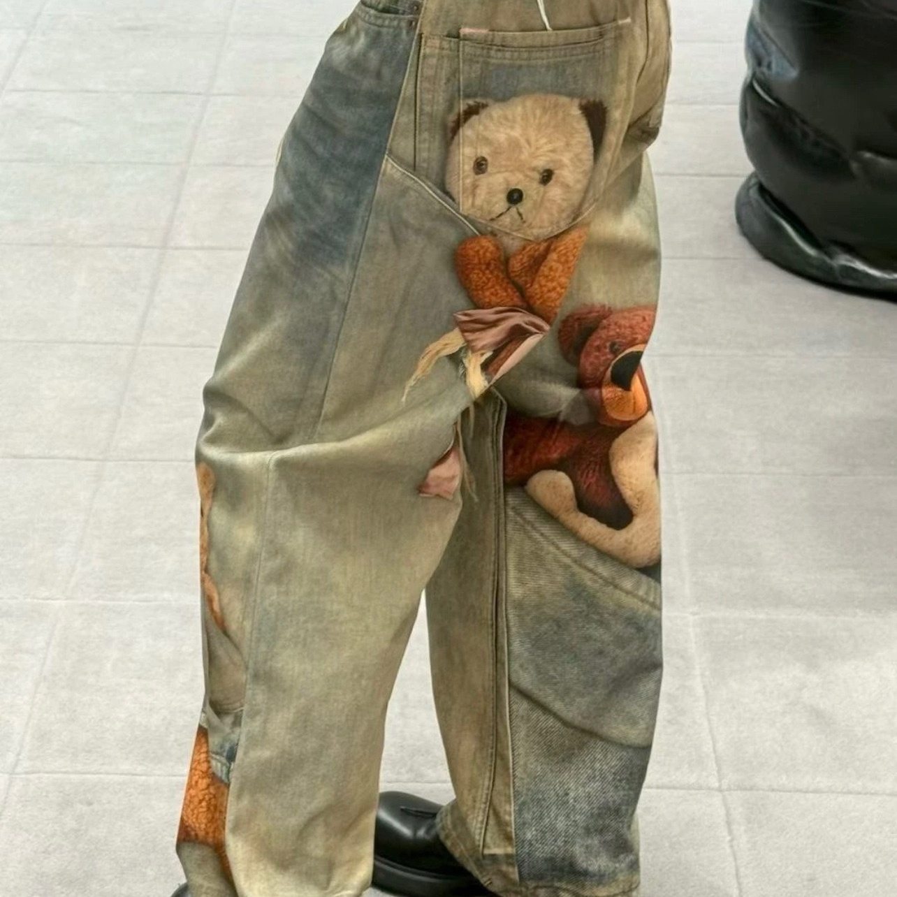 男女同款 蓝光级别还原  1981小熊错视印花直筒牛仔裤长裤