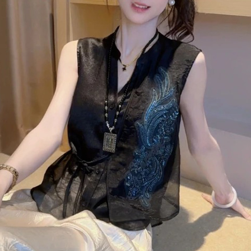 新中式国风重工刺绣无袖背心女2026夏季新款高级感收腰系带上短衣