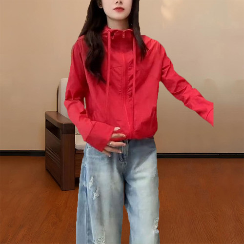 红色轻薄款连帽防晒衣外套女夏季