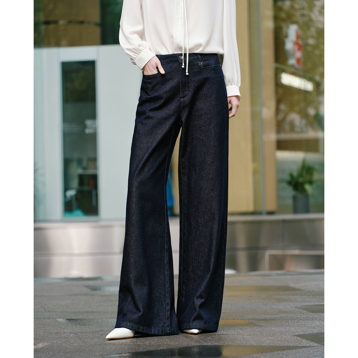 卓凡尼·华伦天奴阔腿牛仔裤