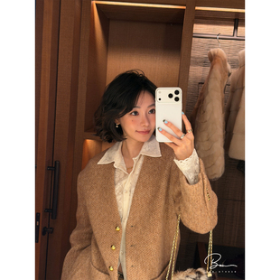 佟小白驼咖雾面羊毛羊驼混纺毛呢外套女秋季花纱肌理V领香风大衣