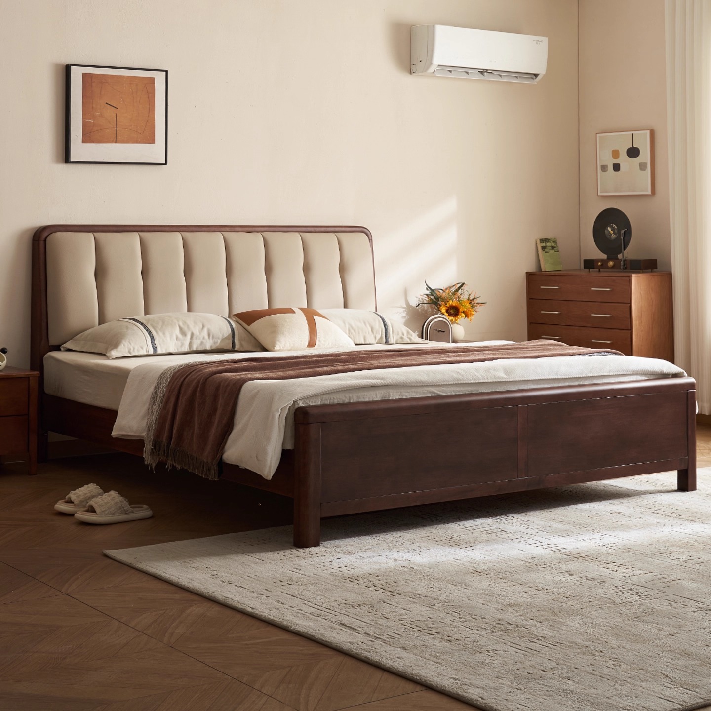 北美黑胡桃木床1.8米主卧大床简约现代真皮软靠储物高箱双人床1.5