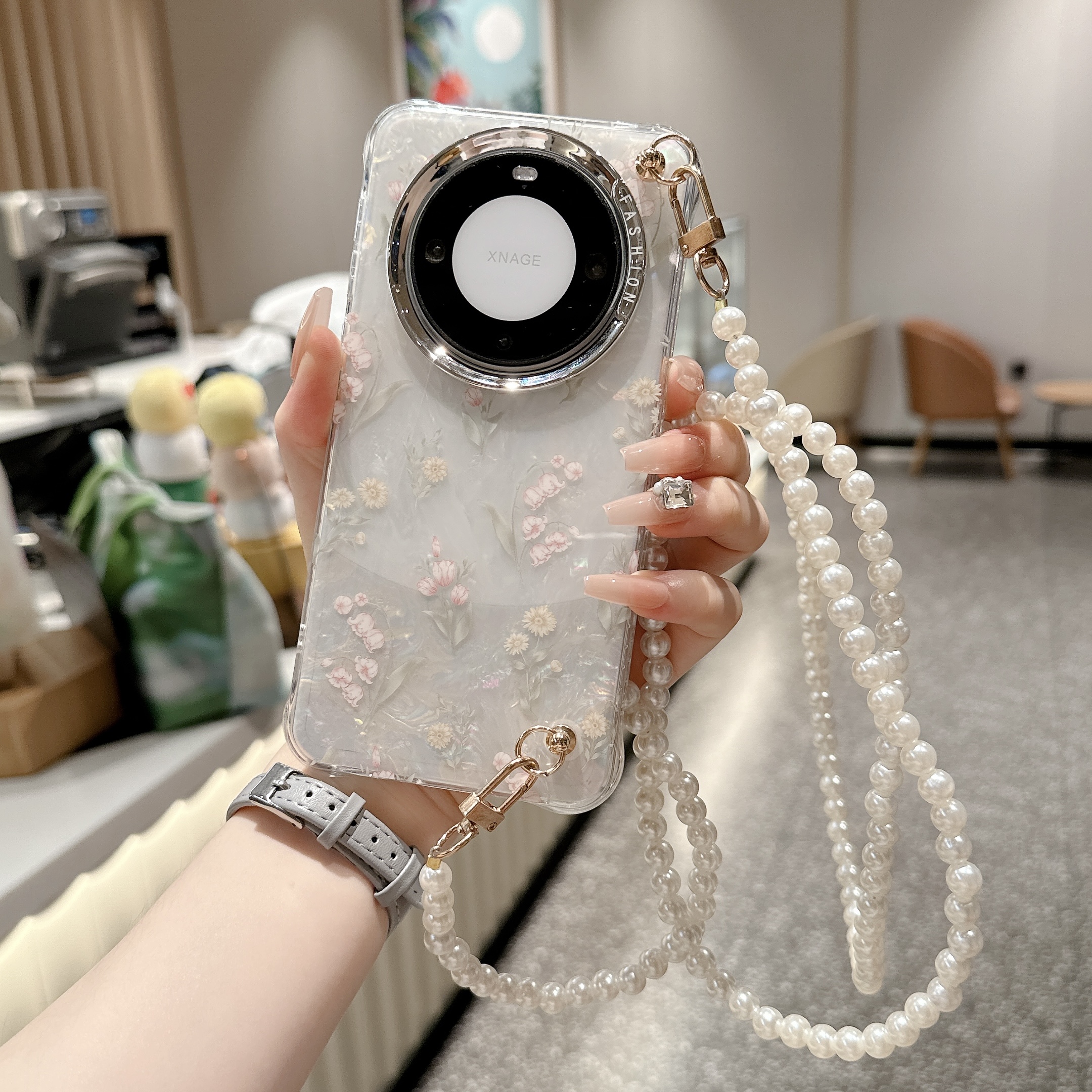 适用华为贝壳纹斜挎珍珠挂链