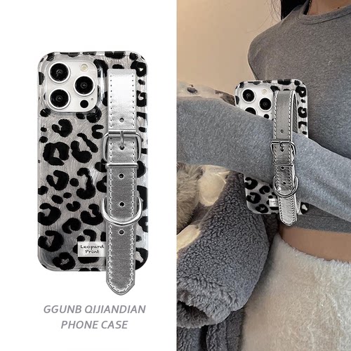 个性黑色小豹纹银色腕带适用oppoReno12pro手机壳reno11/10/9/8/7/6/5潮r17/r15创意K12/k11/k10防摔A93s/a72