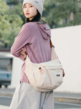 ACROSS新款斜挎包女大容量旅行运动超轻便休闲通勤单肩饺子包挎包