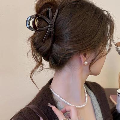 欧茉原创巧克力色蝴蝶结2025新款气质高级感鲨鱼夹子发夹A8059女