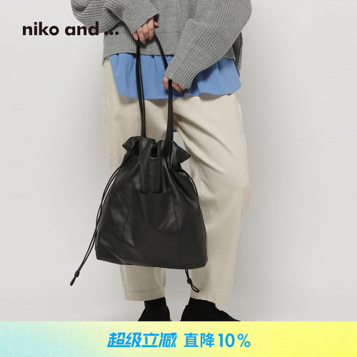 niko and ...提包女2026新款气质牛皮革水桶抽绳托特包645281