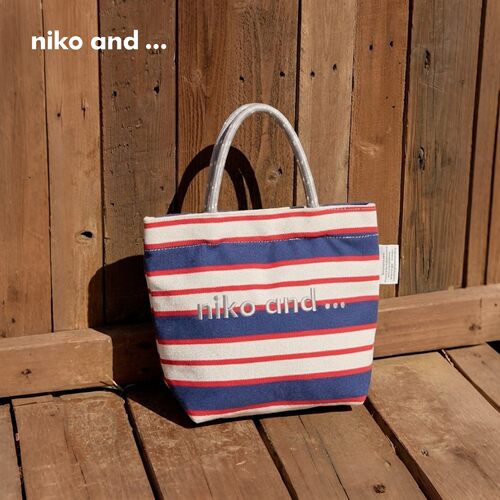 niko and ...包袋女2026新款度假风条纹刺绣手提帆布包666335