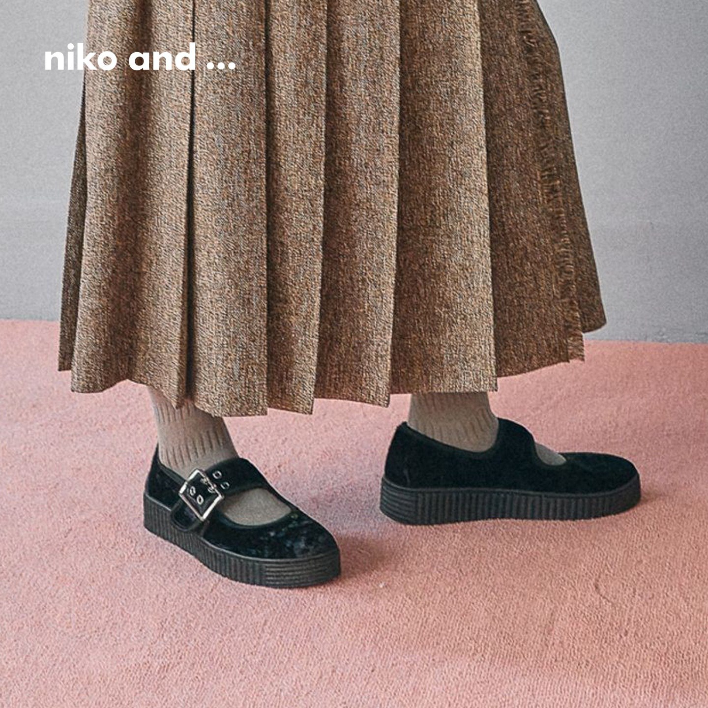 niko and ...休闲鞋女2025新款日常出行简约纯色开口鞋580059