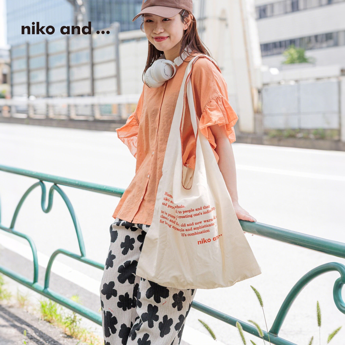 niko and ...提包男女2025新款简约字母可折叠大容量单肩包495661