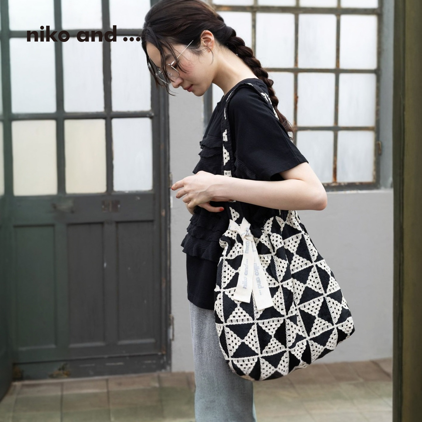 niko and ...提包2025年新款简约抽绳收口大容量单肩包575989