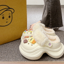奶fufu~卡通加绒厚底洞洞鞋女2025秋冬款百搭增高保暖棉拖鞋外穿