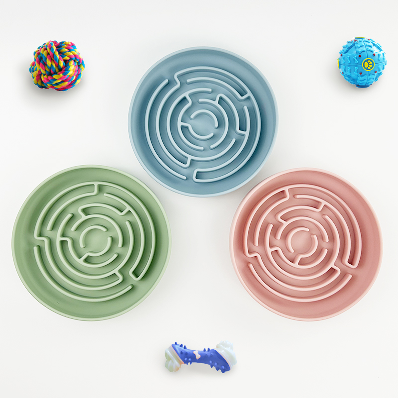 宠物慢食碗硅胶狗狗缓食盆带吸盘防滑防打翻狗碗喂食防噎宠物用品