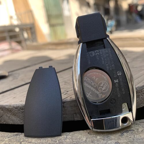 奔驰钥匙后盖电池原厂