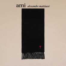 【心意挚礼】Ami Paris男女同款经典红色爱心刺绣羊毛流苏围巾