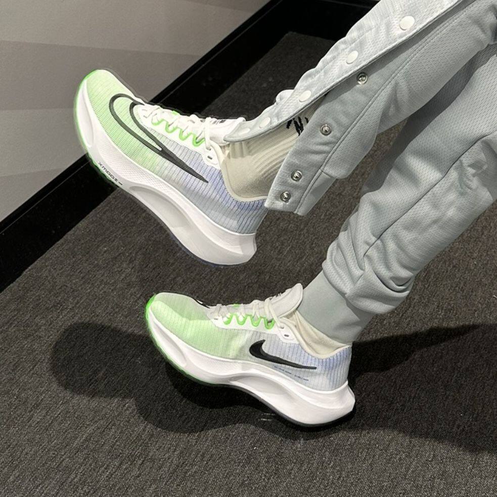 Nike/耐克Zoom Fly 5百搭舒适男女低帮休闲运动跑步鞋DM8968-101