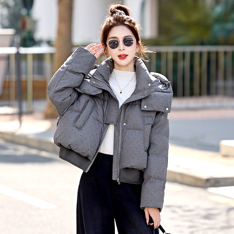 2025新款短款烫钻羽绒服小个子