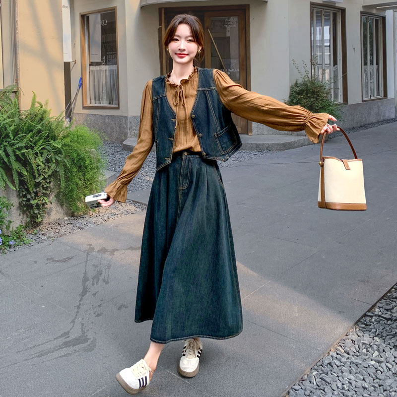 春季穿搭牛仔马甲衬衣配半身裙三件套春装女装2026年新款时尚套装