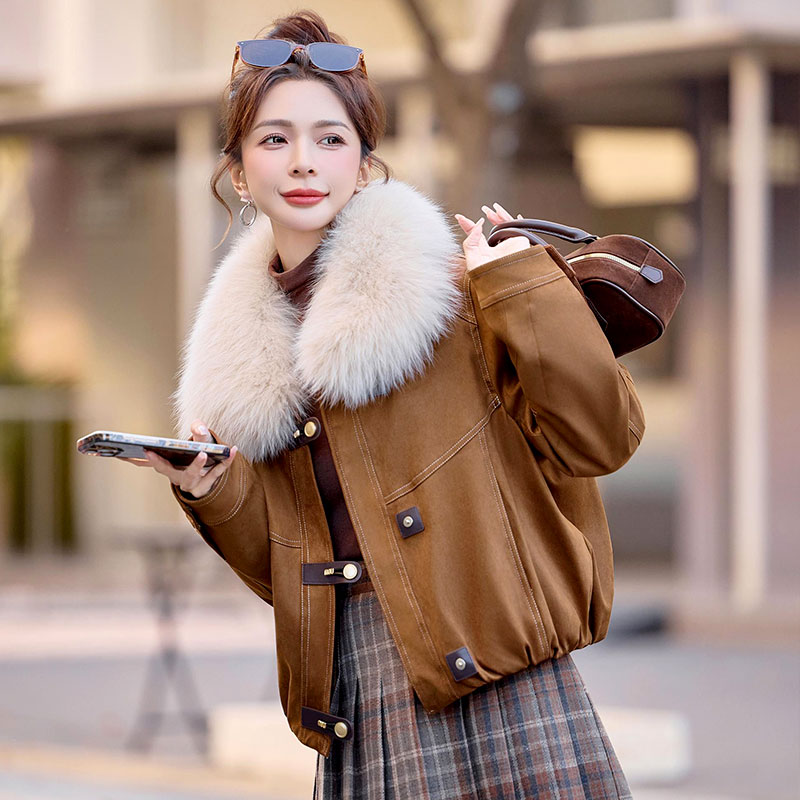 大狐狸毛领鹿皮绒90羽绒服女短款