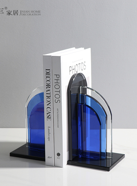 水晶简约轻奢风样板间蓝色书挡