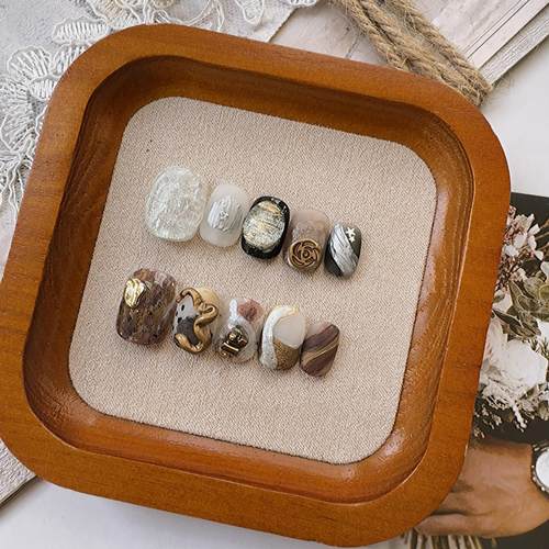 美拉德色系秋冬款手工穿戴甲立体工艺晕染不规则花卉成品美甲