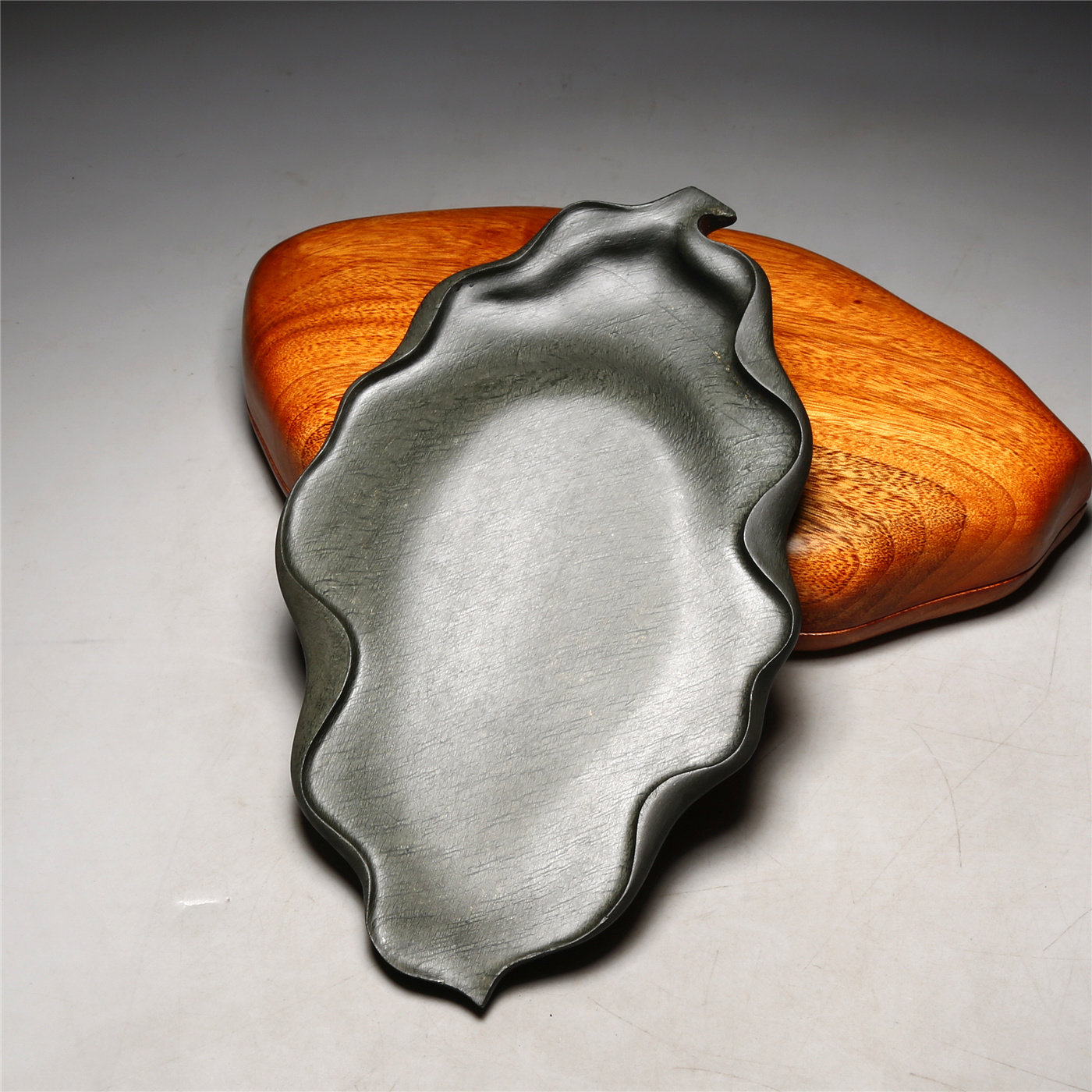 匠心非遗大师砚 一叶知秋 高档老坑原石砚台 珍藏品手工砚老坑原石歙砚精品品高档原石歙砚文房端砚