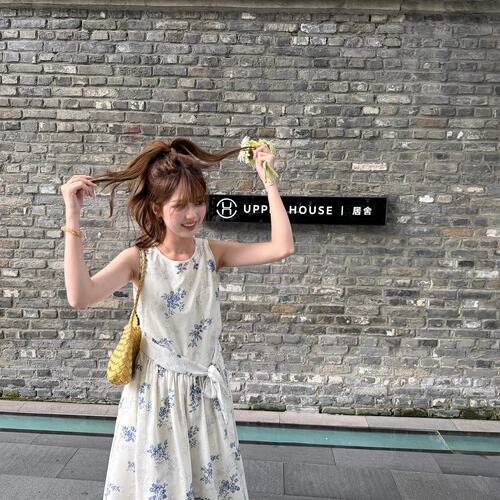 im向 墨尔本花园’复古植物印花宽松长款碎花裙系带无袖连衣裙