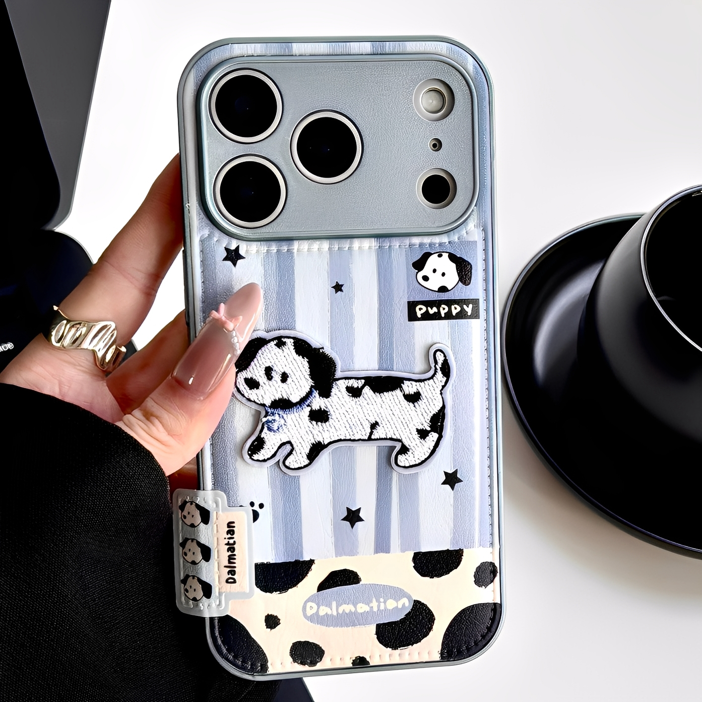 适用iPhone刺绣狗狗手机壳