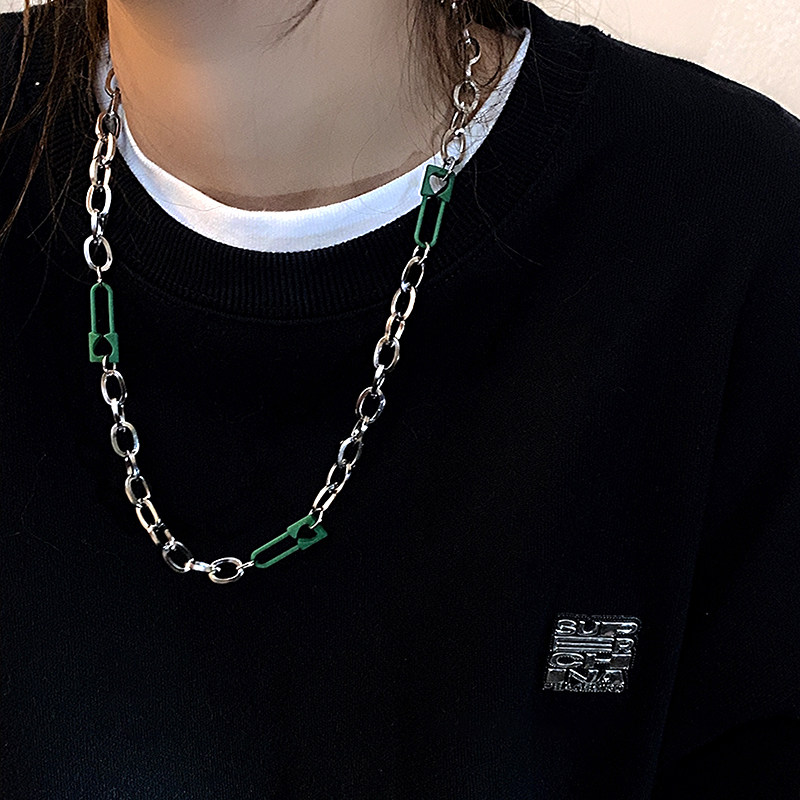 绿色别针项链男潮ins嘻哈冷淡风小众设计卫衣毛衣链女2025年新款
