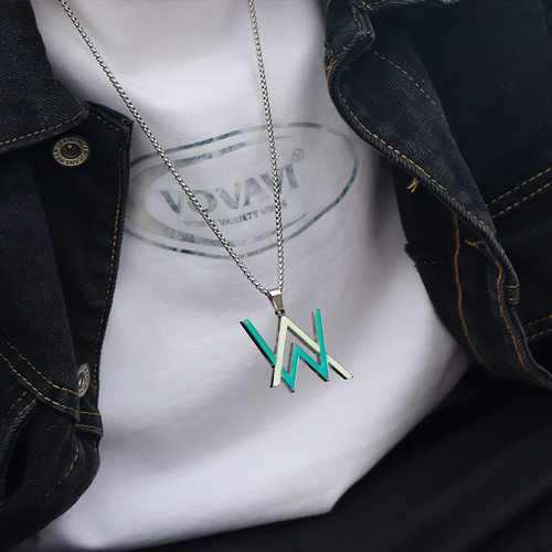 夜光W字母项链男潮流滴油小众高级感ins冷淡风简约嘻哈配饰品钛钢